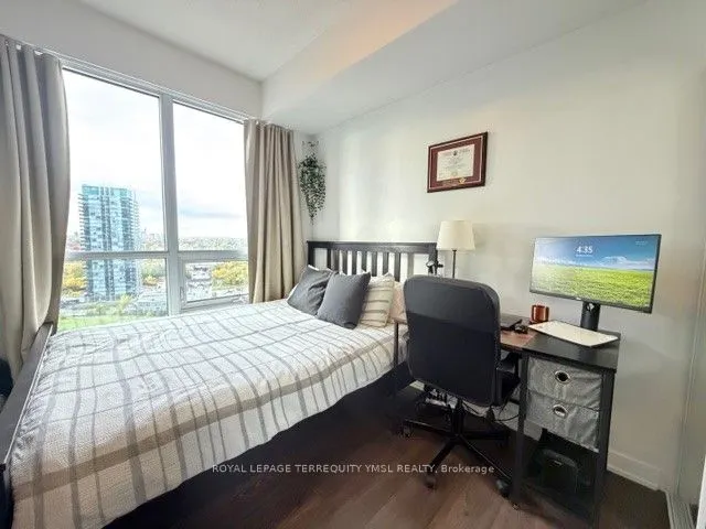 2200 Lakeshore Boulevard W, #2204