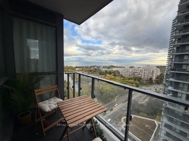 2200 Lakeshore Boulevard W, #2204