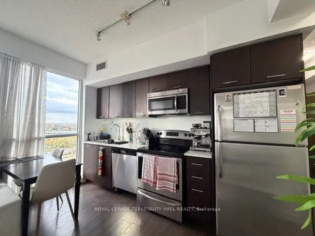 2200 Lakeshore Boulevard W, #2204