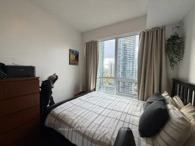 2200 Lakeshore Boulevard W, #2204