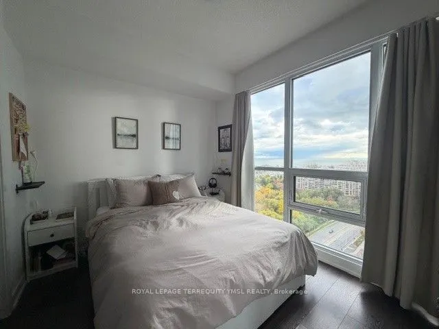 2200 Lakeshore Boulevard W, #2204