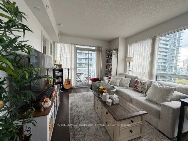 2200 Lakeshore Boulevard W, #2204