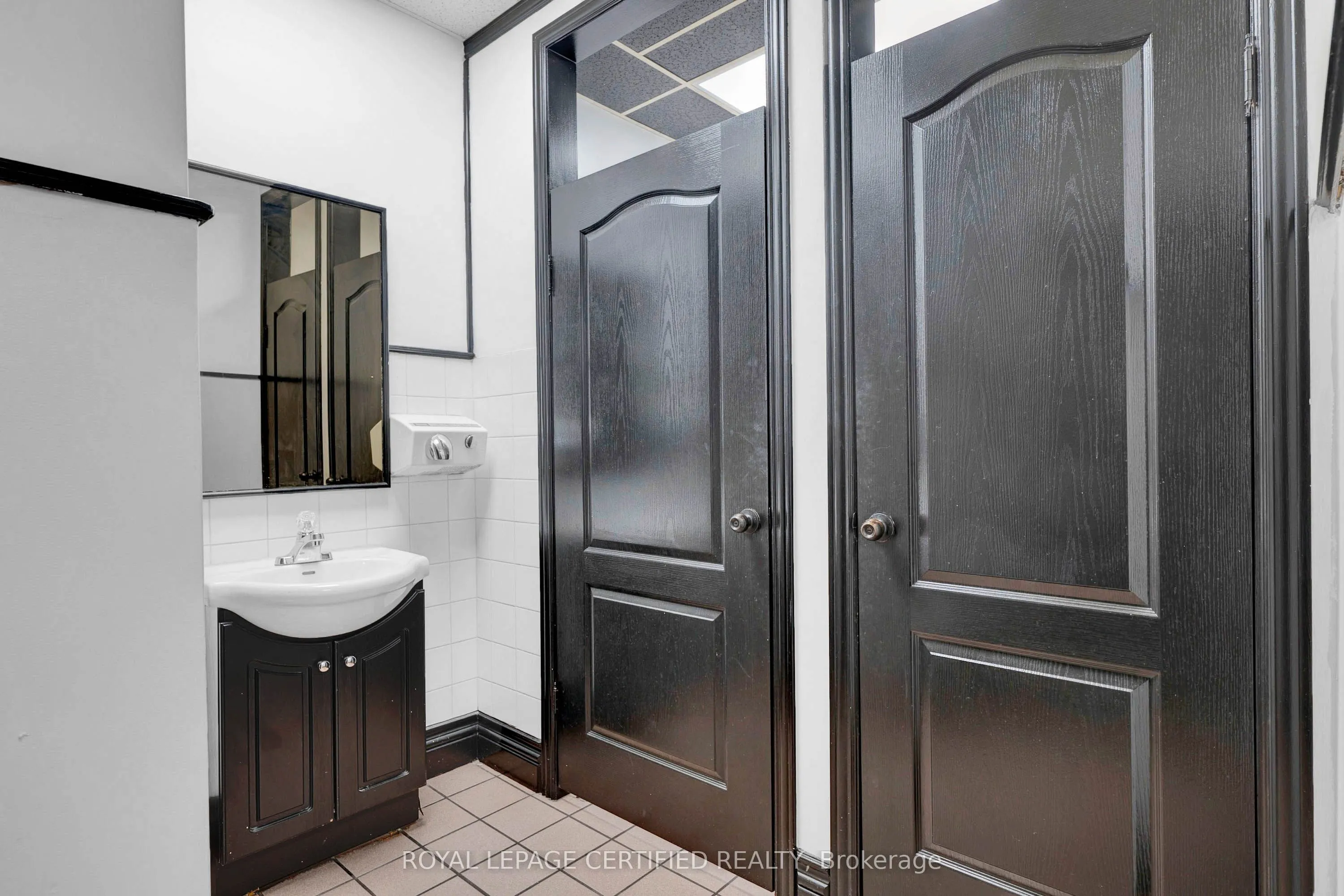 5025 Steeles Avenue W