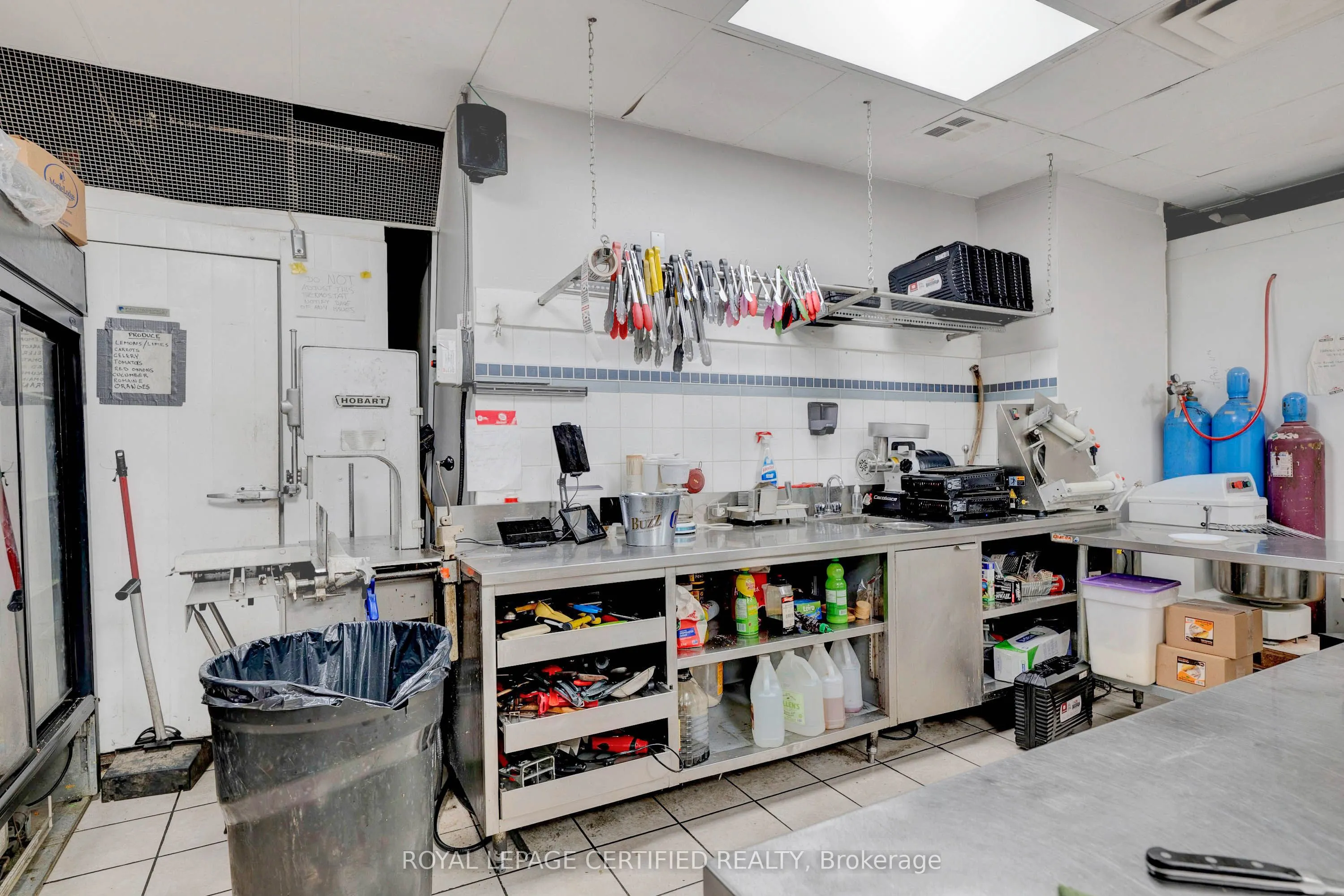 5025 Steeles Avenue W