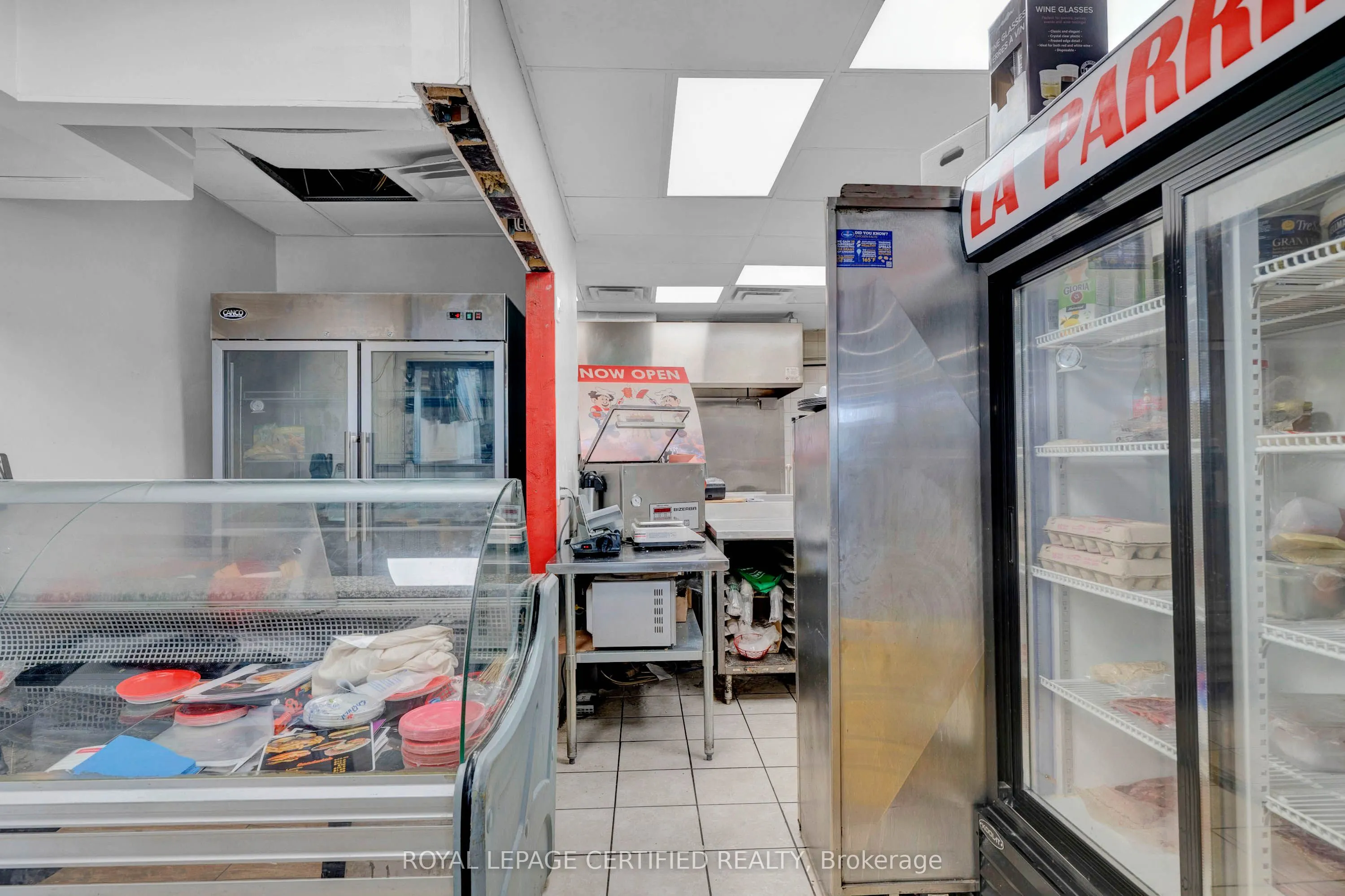 5025 Steeles Avenue W