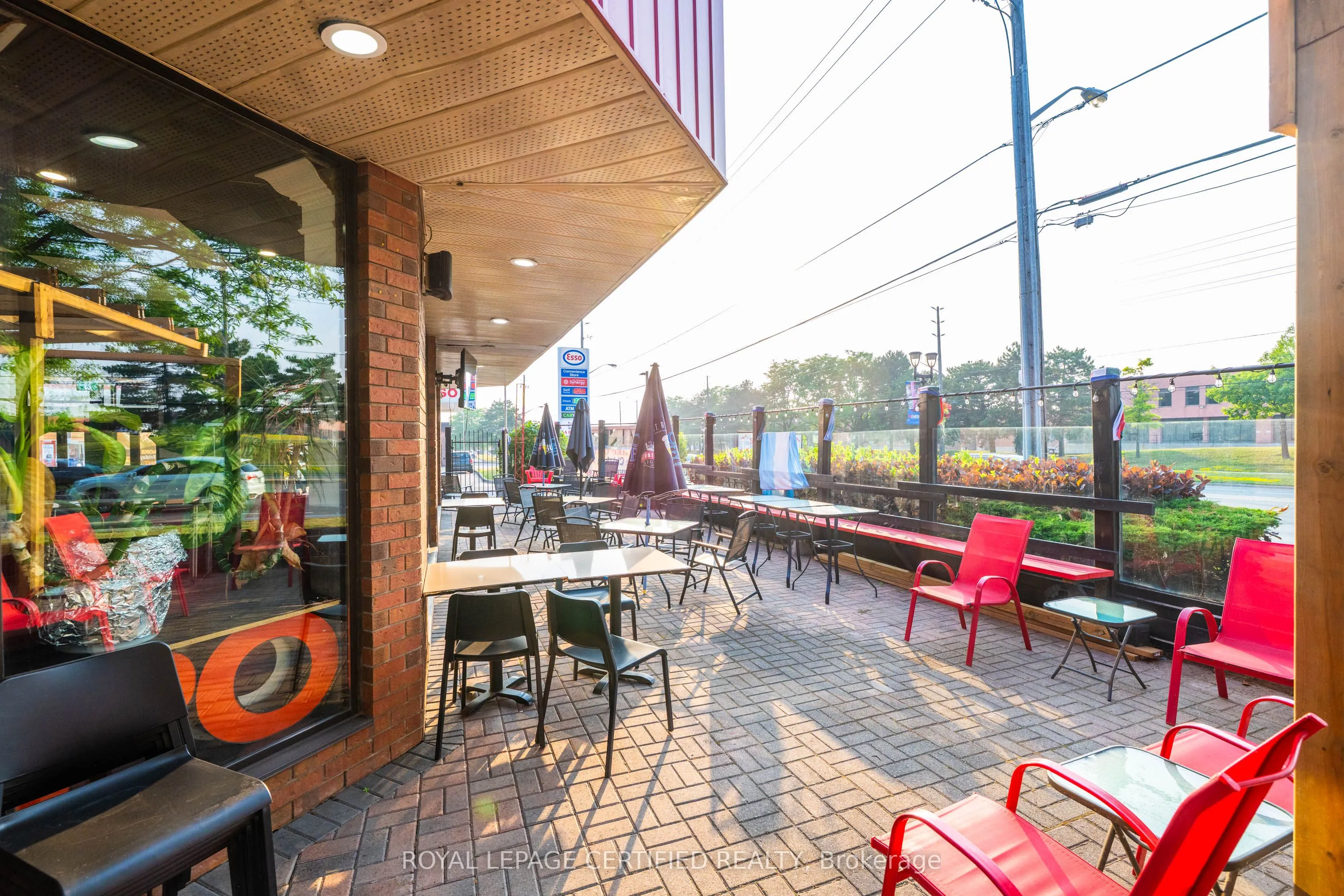 5025 Steeles Avenue W