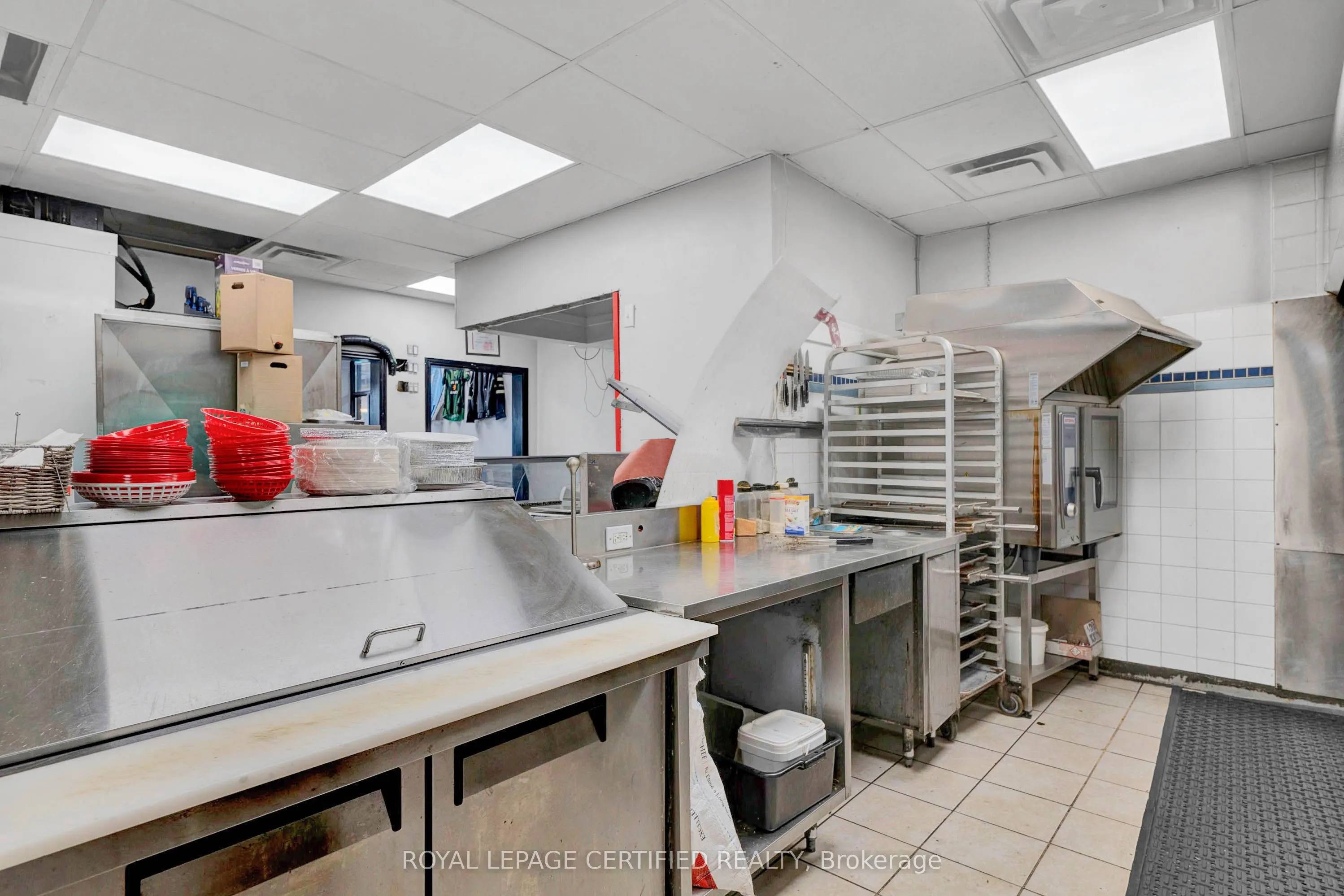 5025 Steeles Avenue W