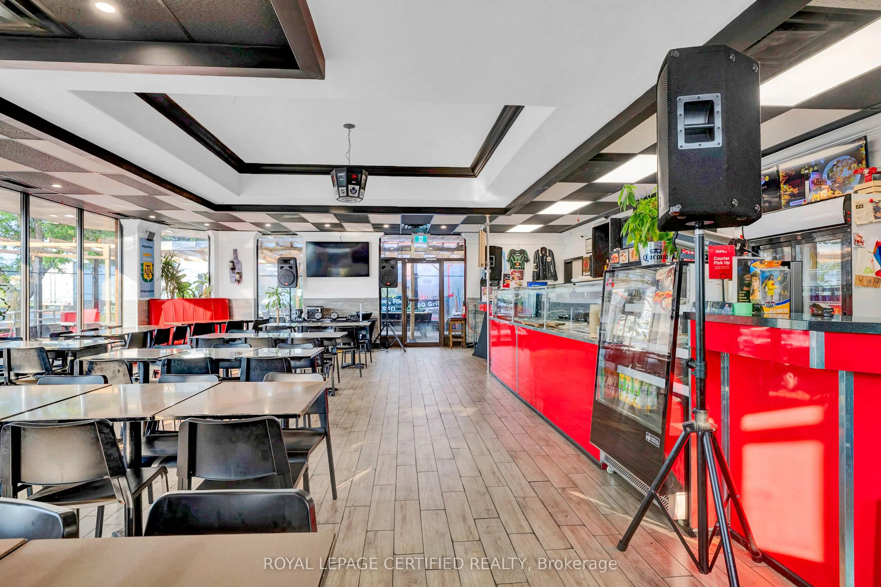 5025 Steeles Avenue W