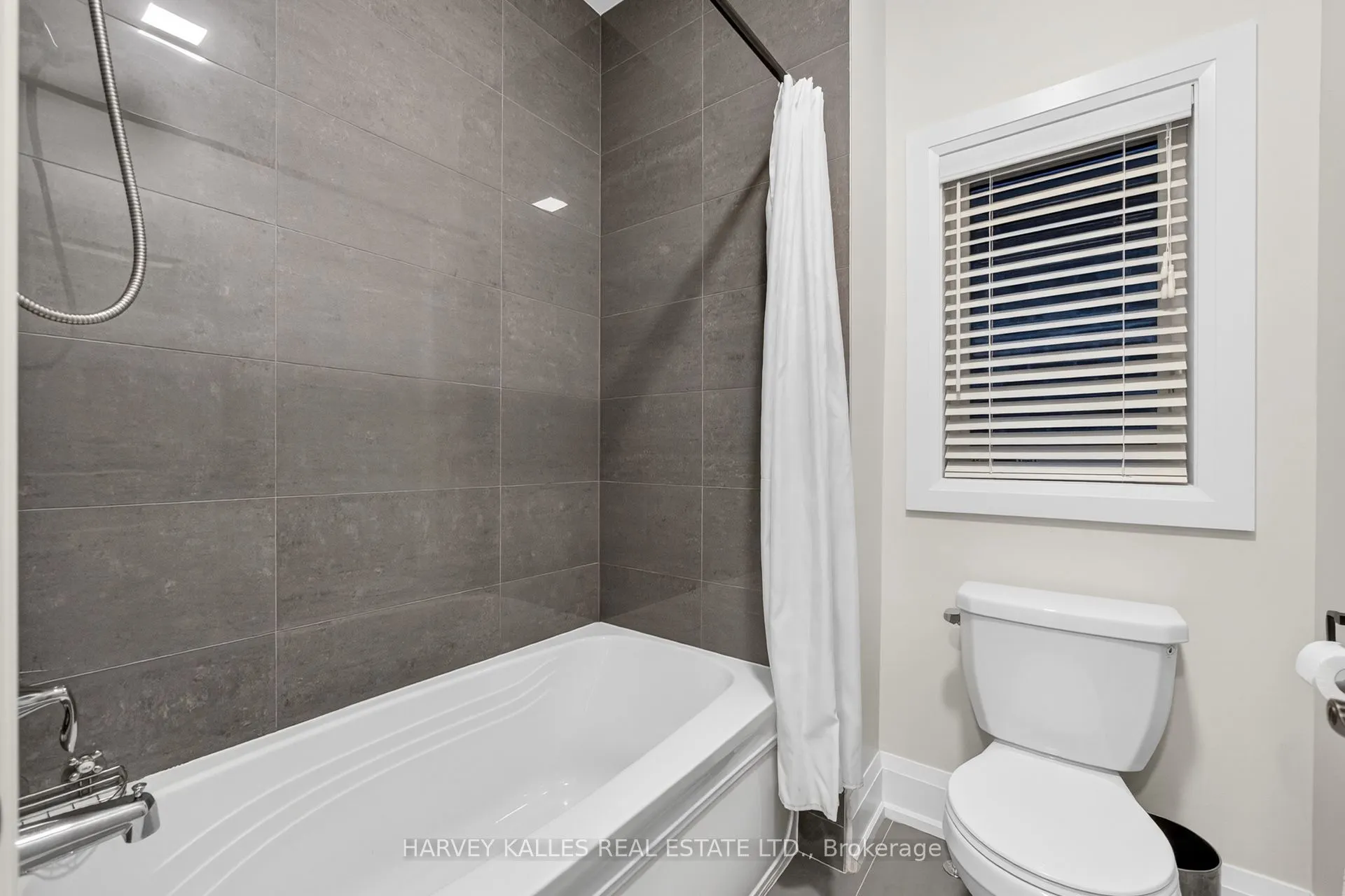 73 West Branch Drive W