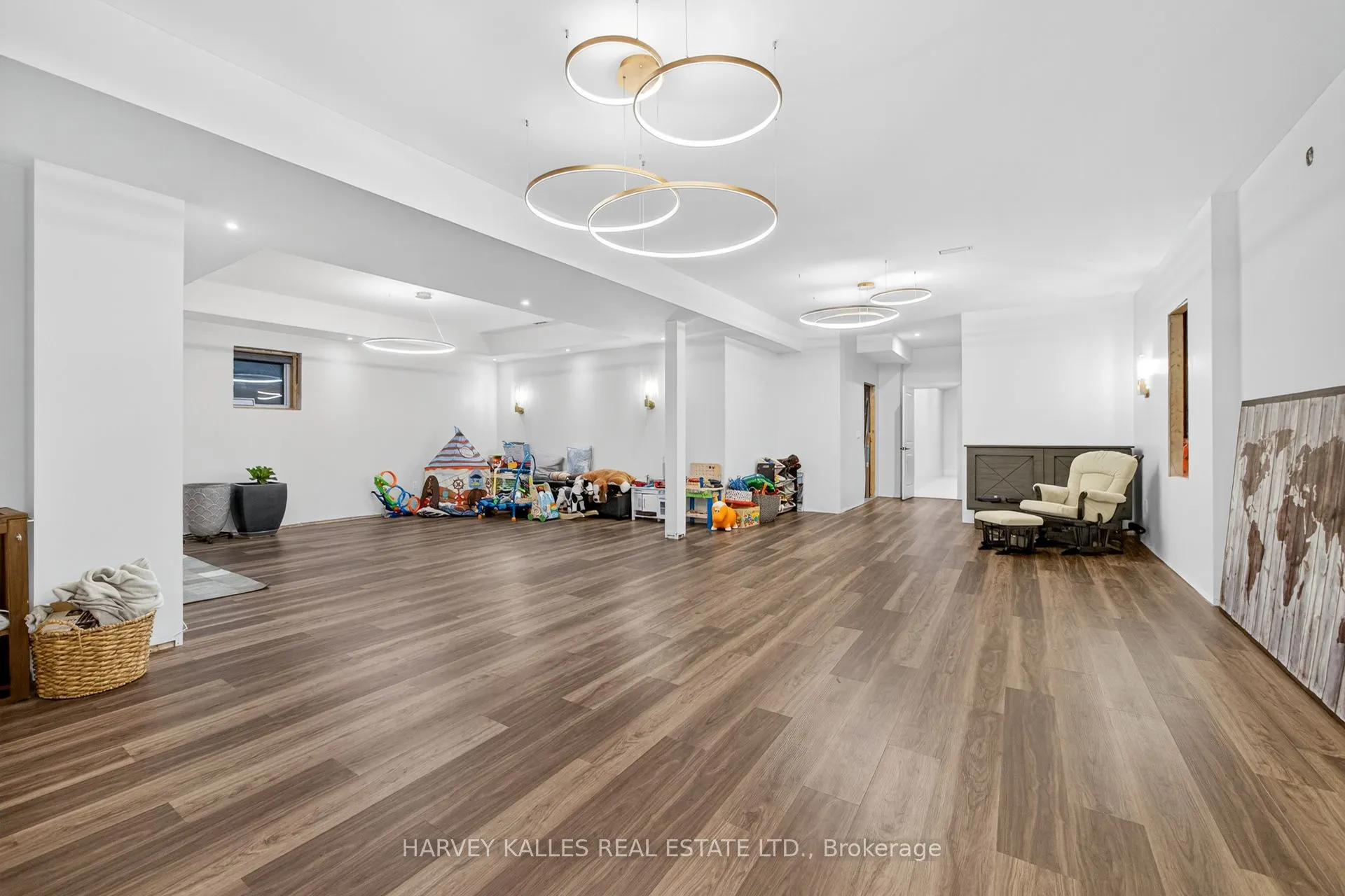 73 West Branch Drive W