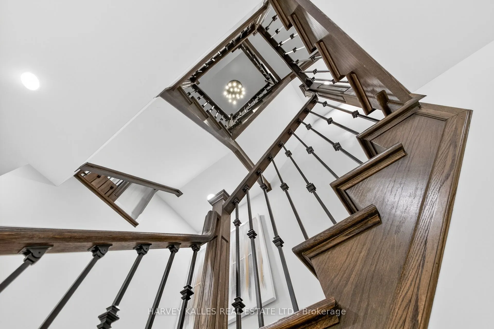 73 West Branch Drive W