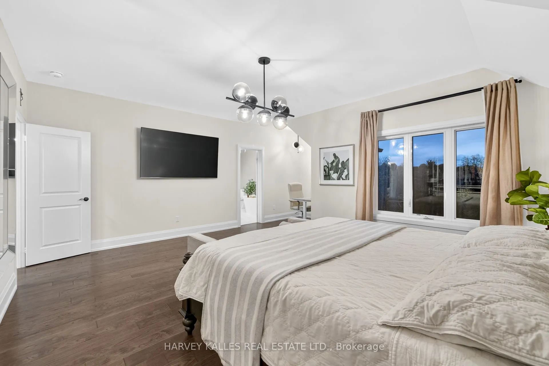 73 West Branch Drive W