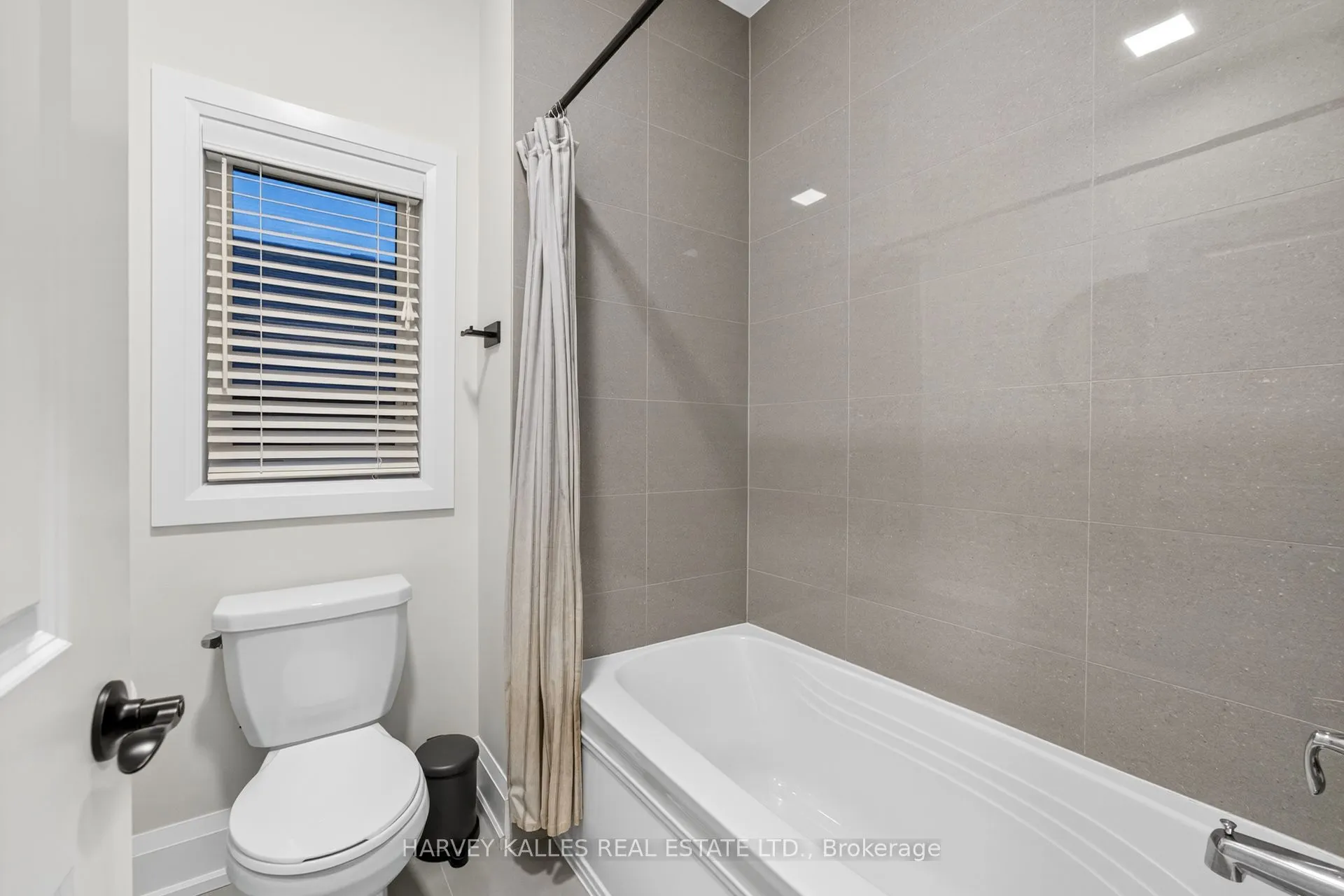 73 West Branch Drive W