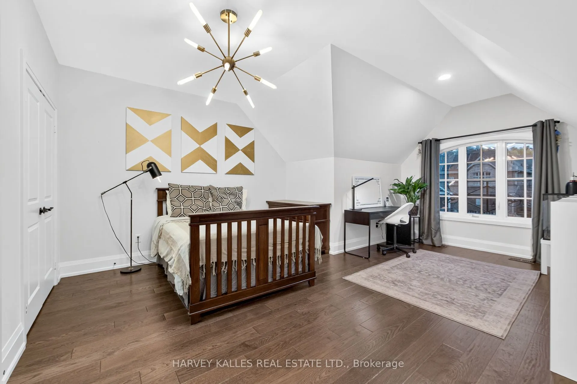 73 West Branch Drive W