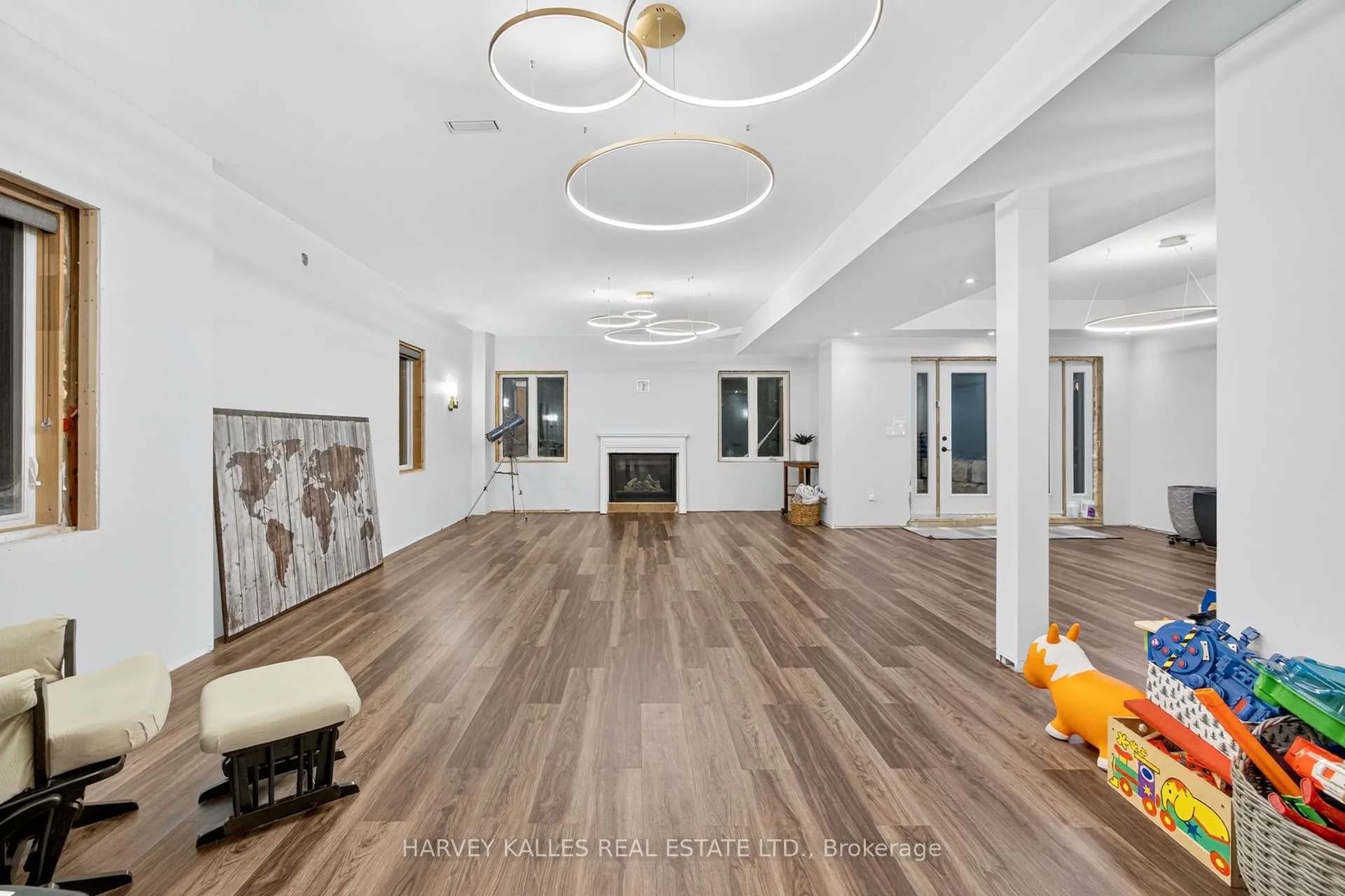 73 West Branch Drive W