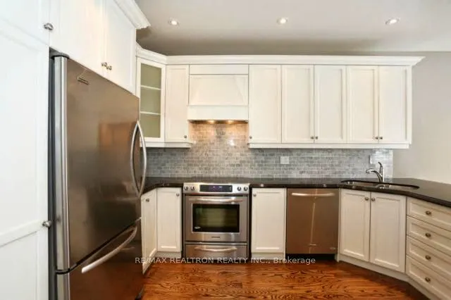 2434 Whistling Springs Crescent