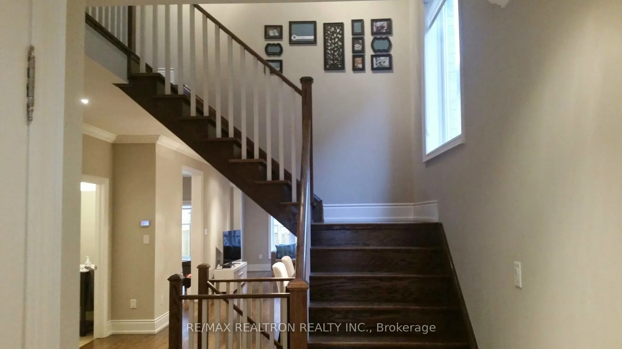 2434 Whistling Springs Crescent