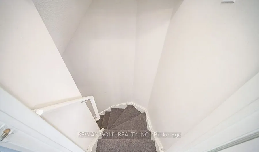 108 Black Forest Drive N