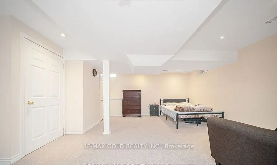 108 Black Forest Drive N