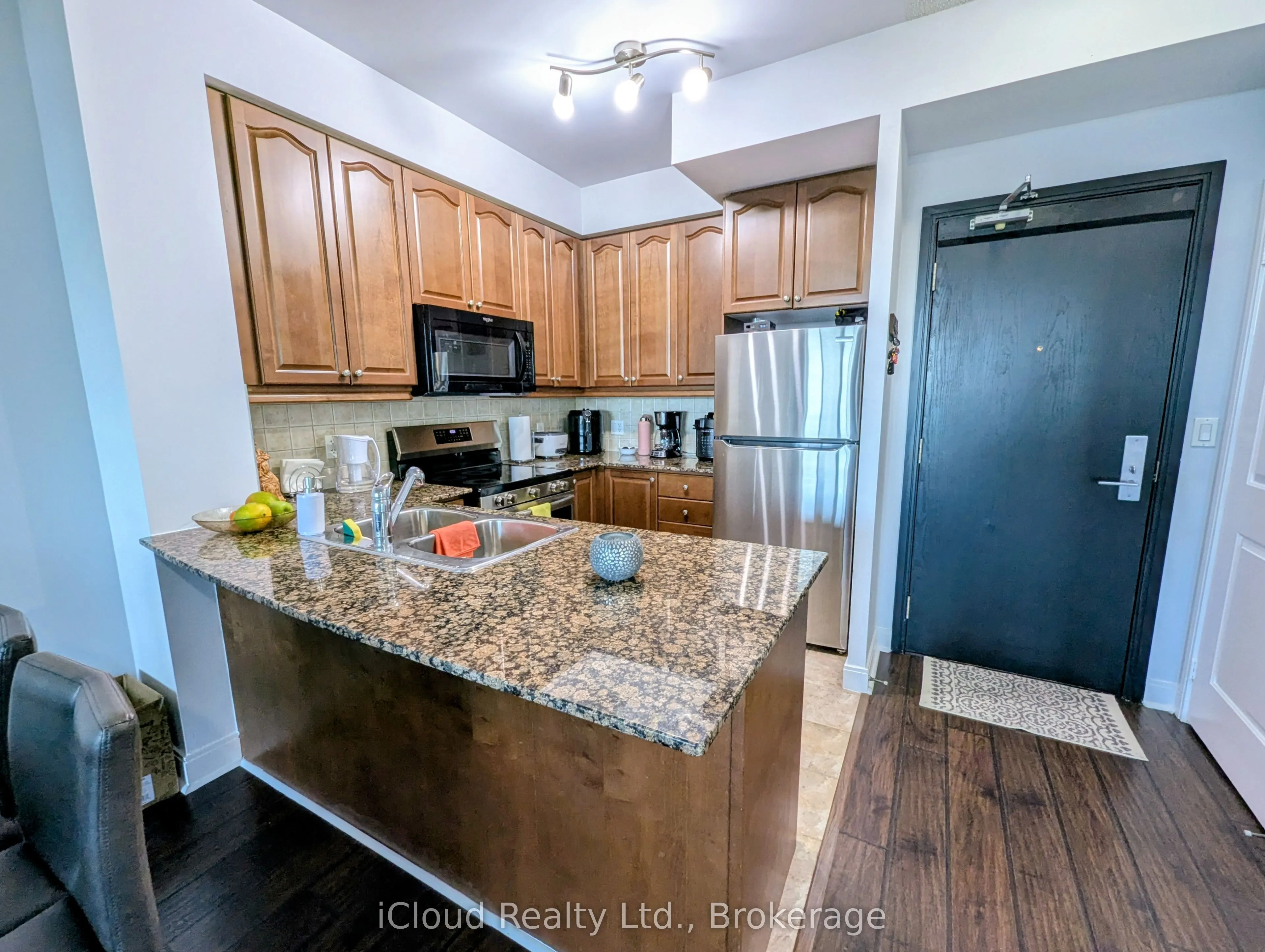 90 Absolute Avenue, #1010