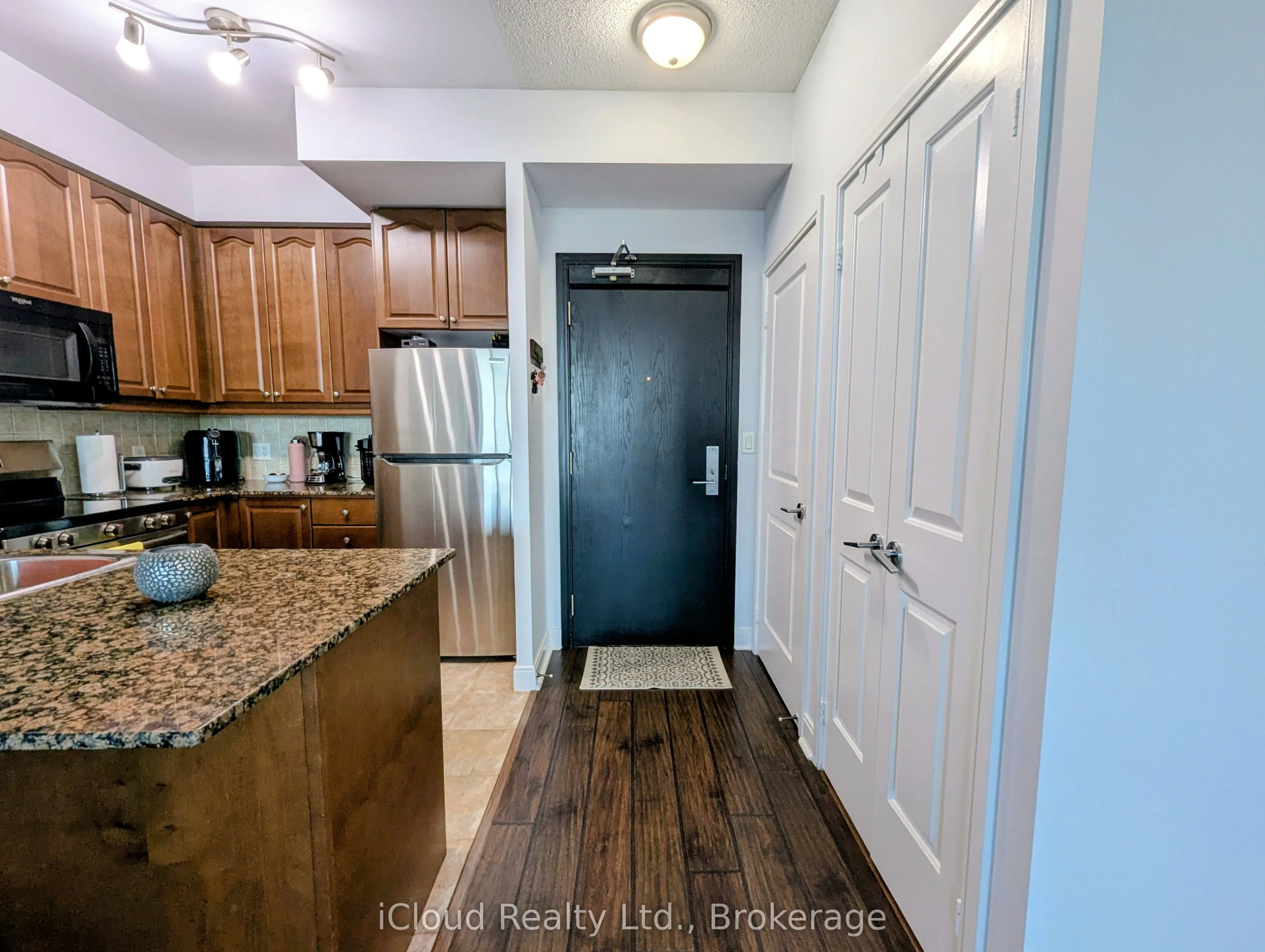 90 Absolute Avenue, #1010