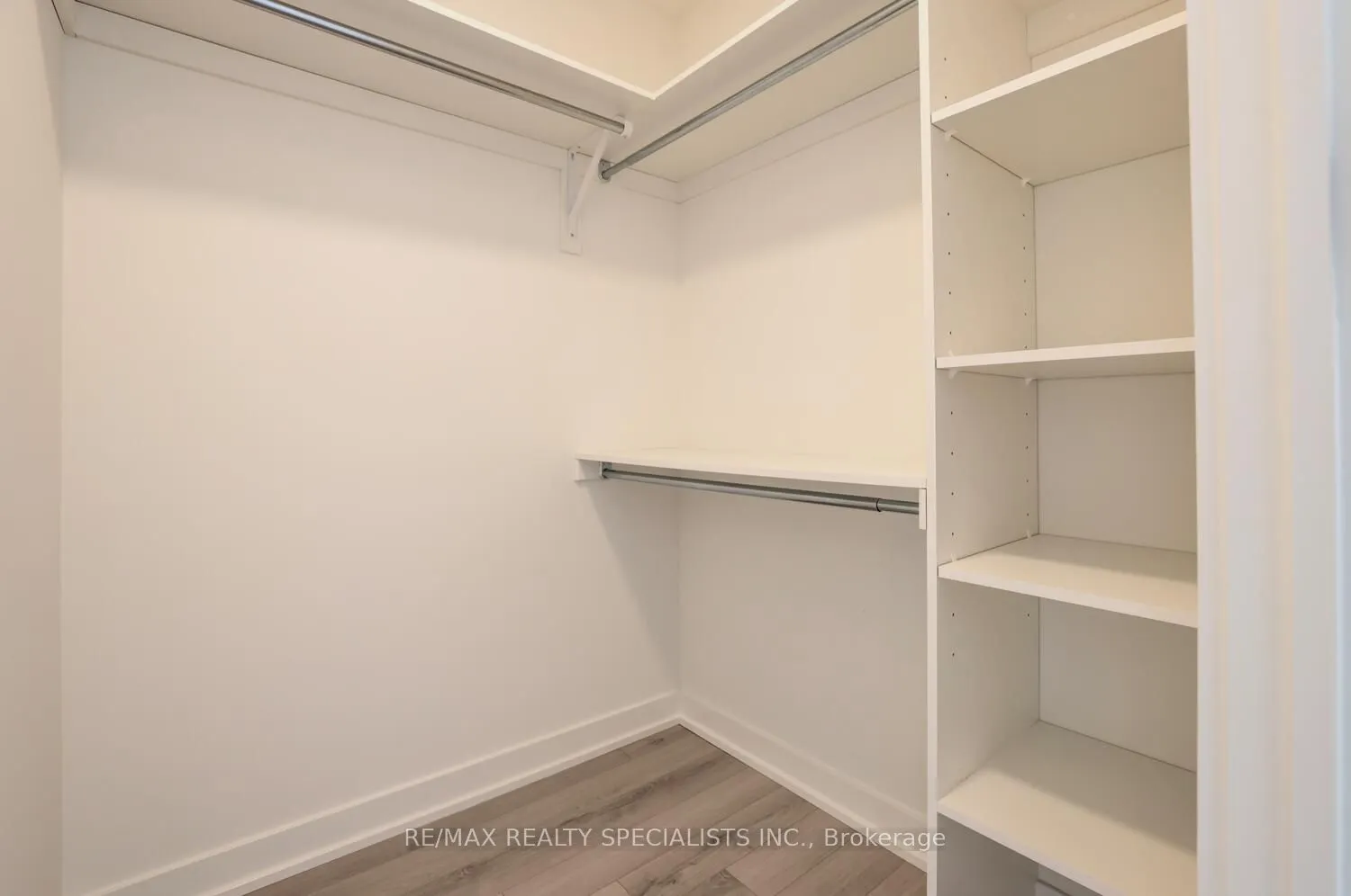 3071 Trafalgar Road, #405