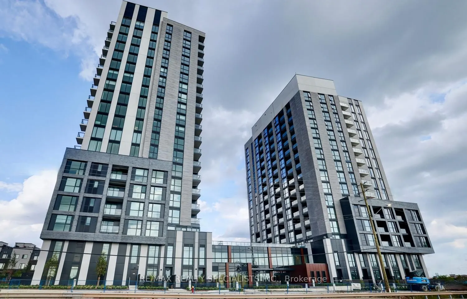 3071 Trafalgar Road, #405