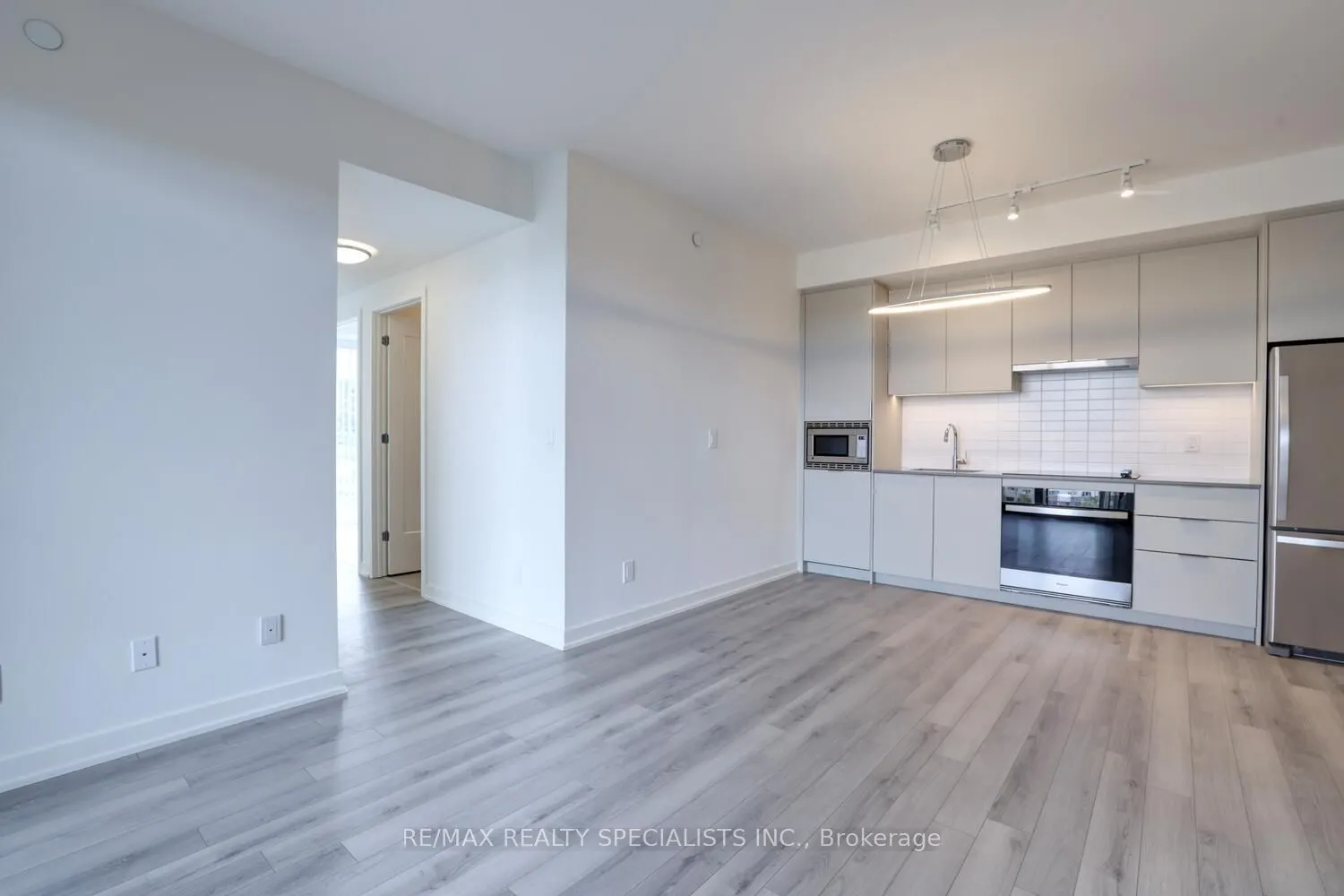 3071 Trafalgar Road, #405