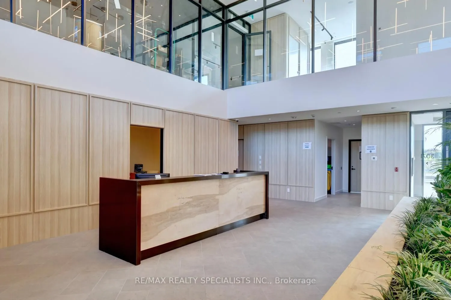 3071 Trafalgar Road, #405