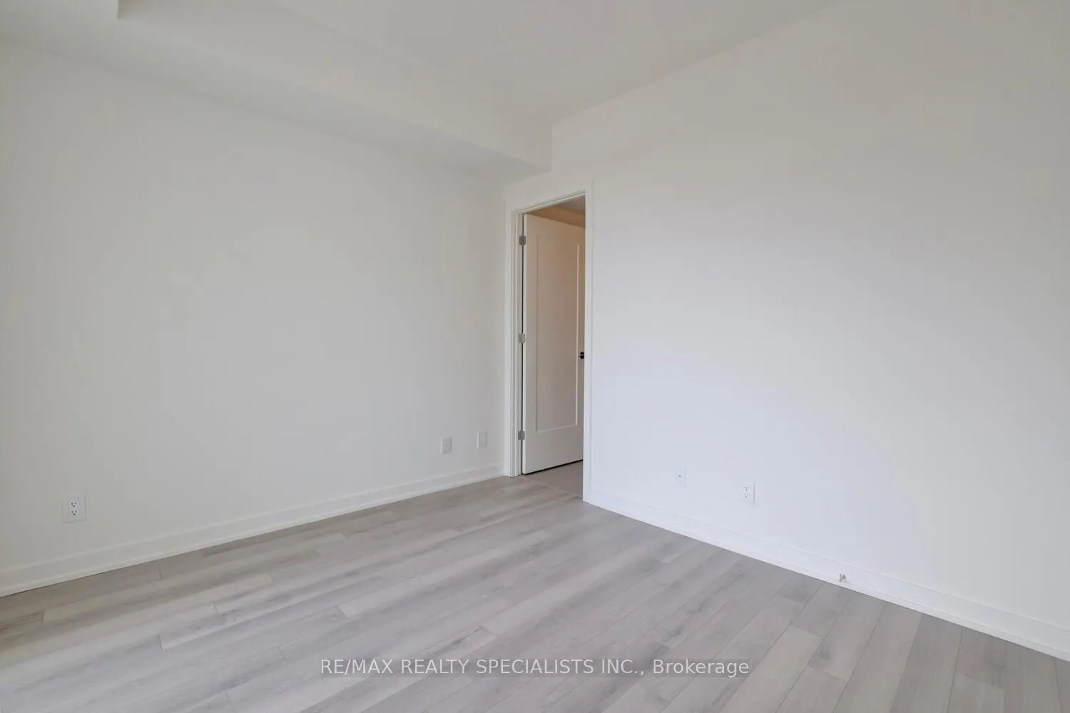 3071 Trafalgar Road, #405