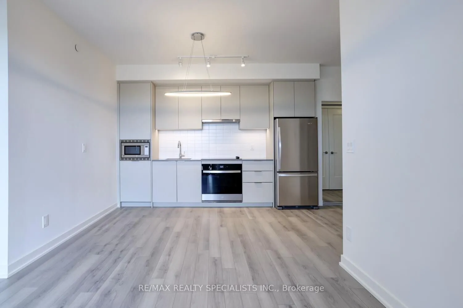 3071 Trafalgar Road, #405