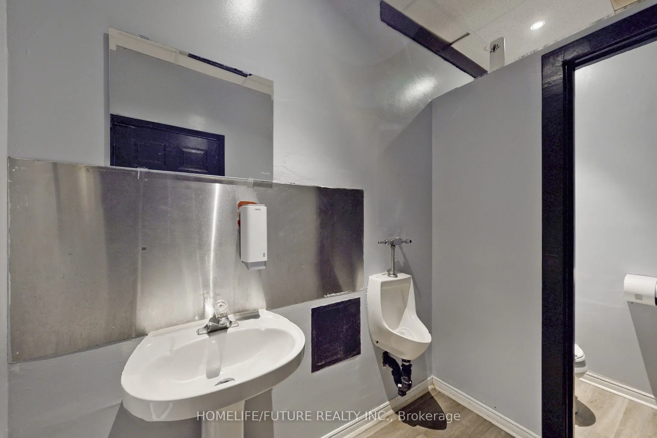 1278 St Clair Avenue W