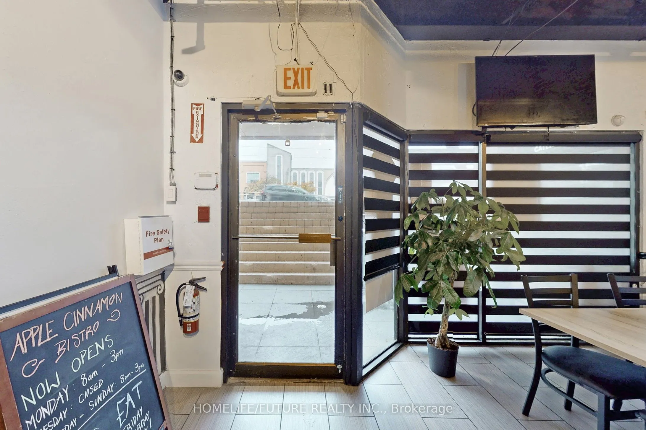 1278 St Clair Avenue W