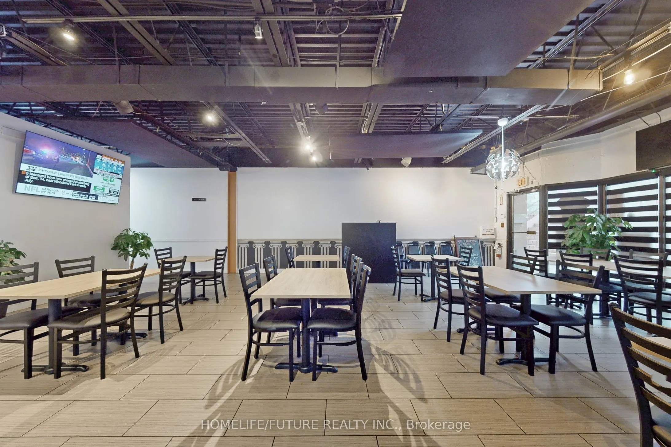 1278 St Clair Avenue W