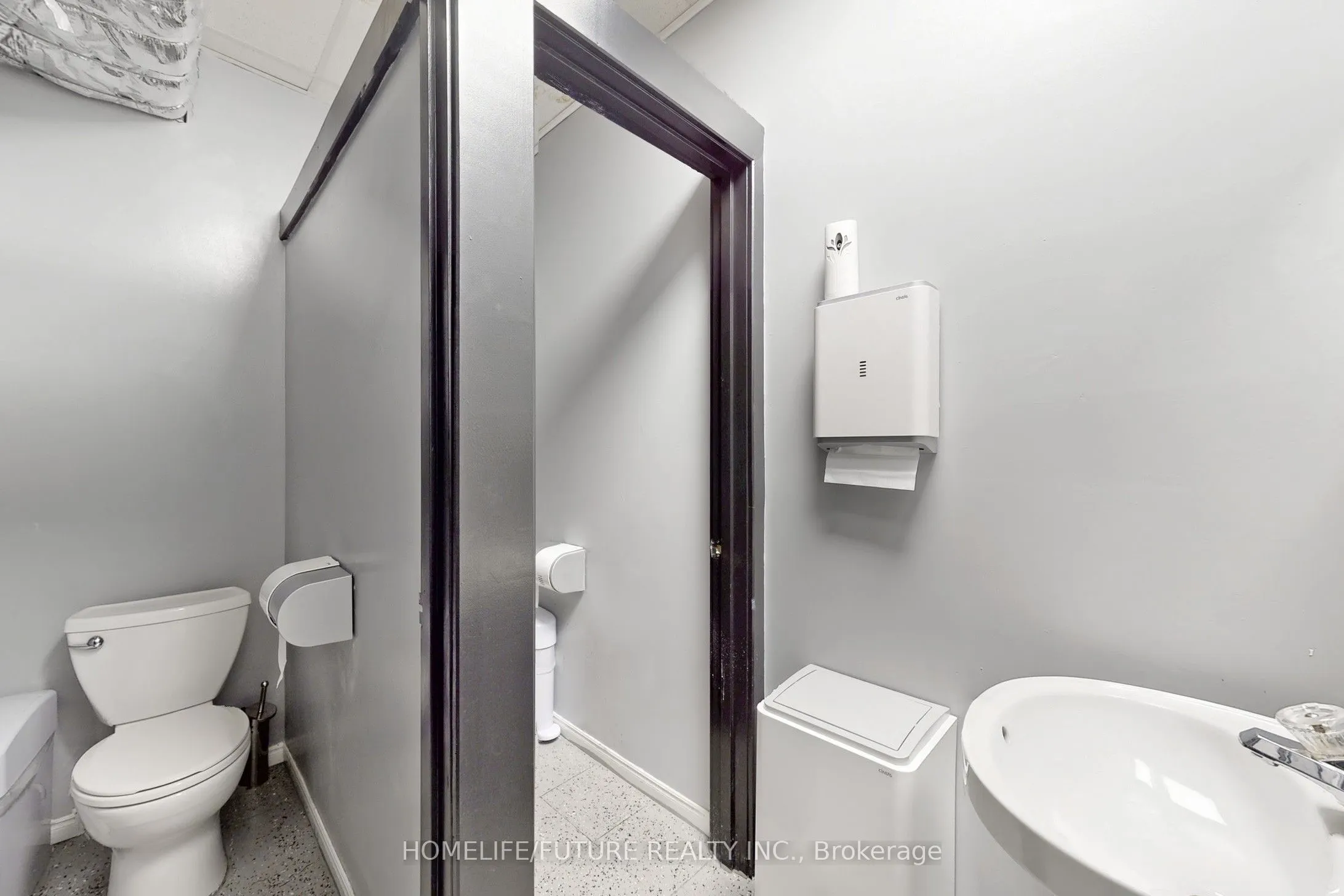 1278 St Clair Avenue W