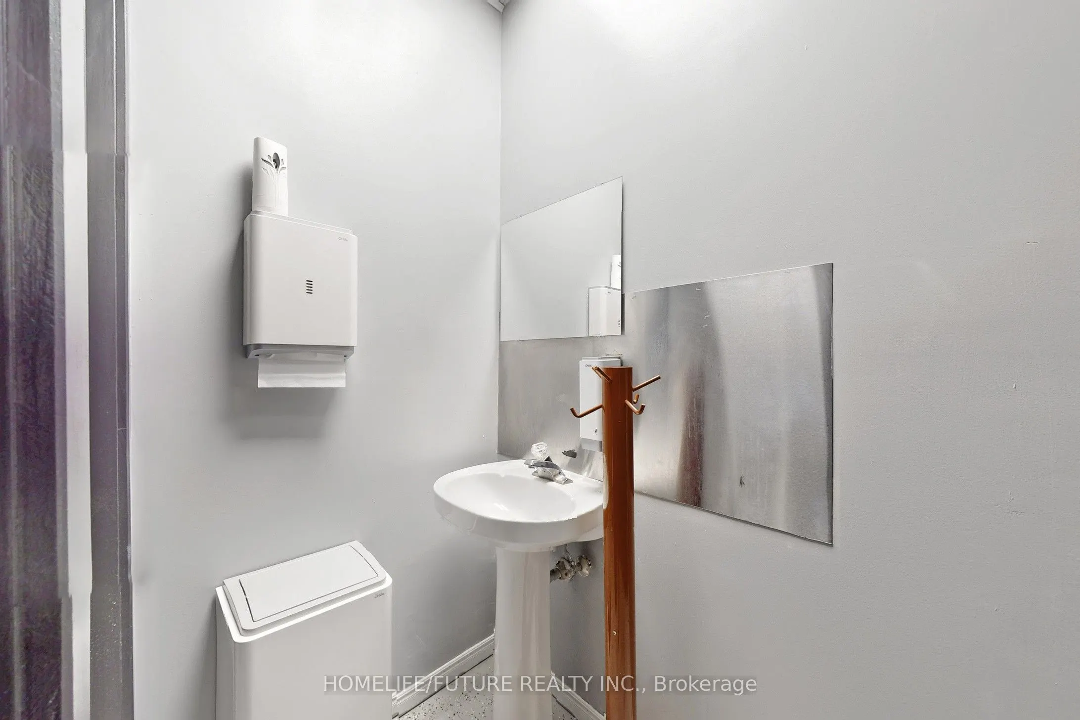 1278 St Clair Avenue W