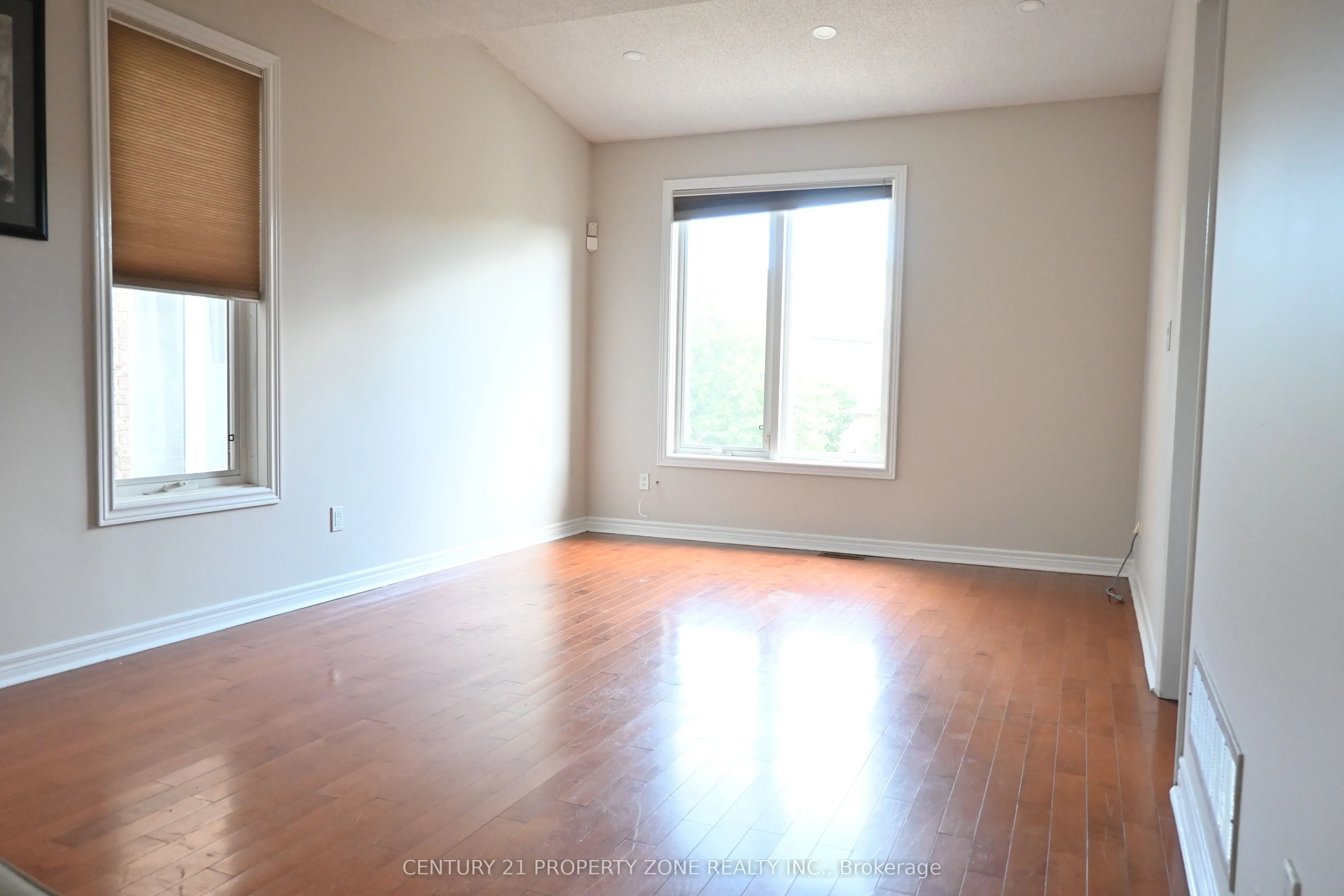 39 Harbourtown Crescent