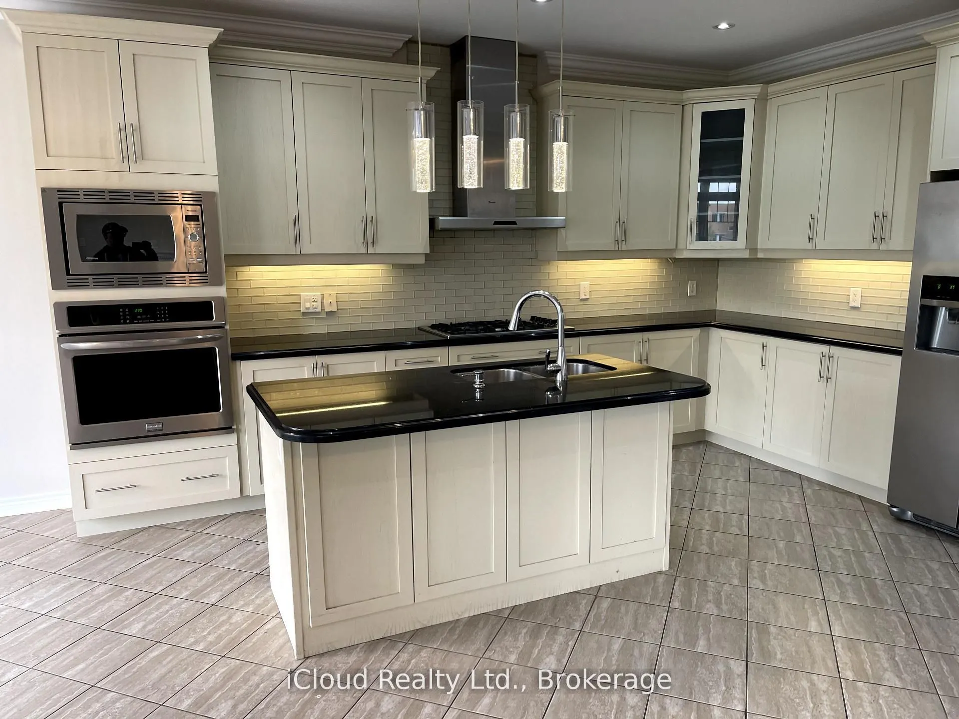 109 Kaitting Trail Trail