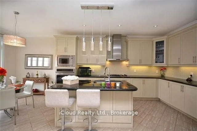 109 Kaitting Trail Trail