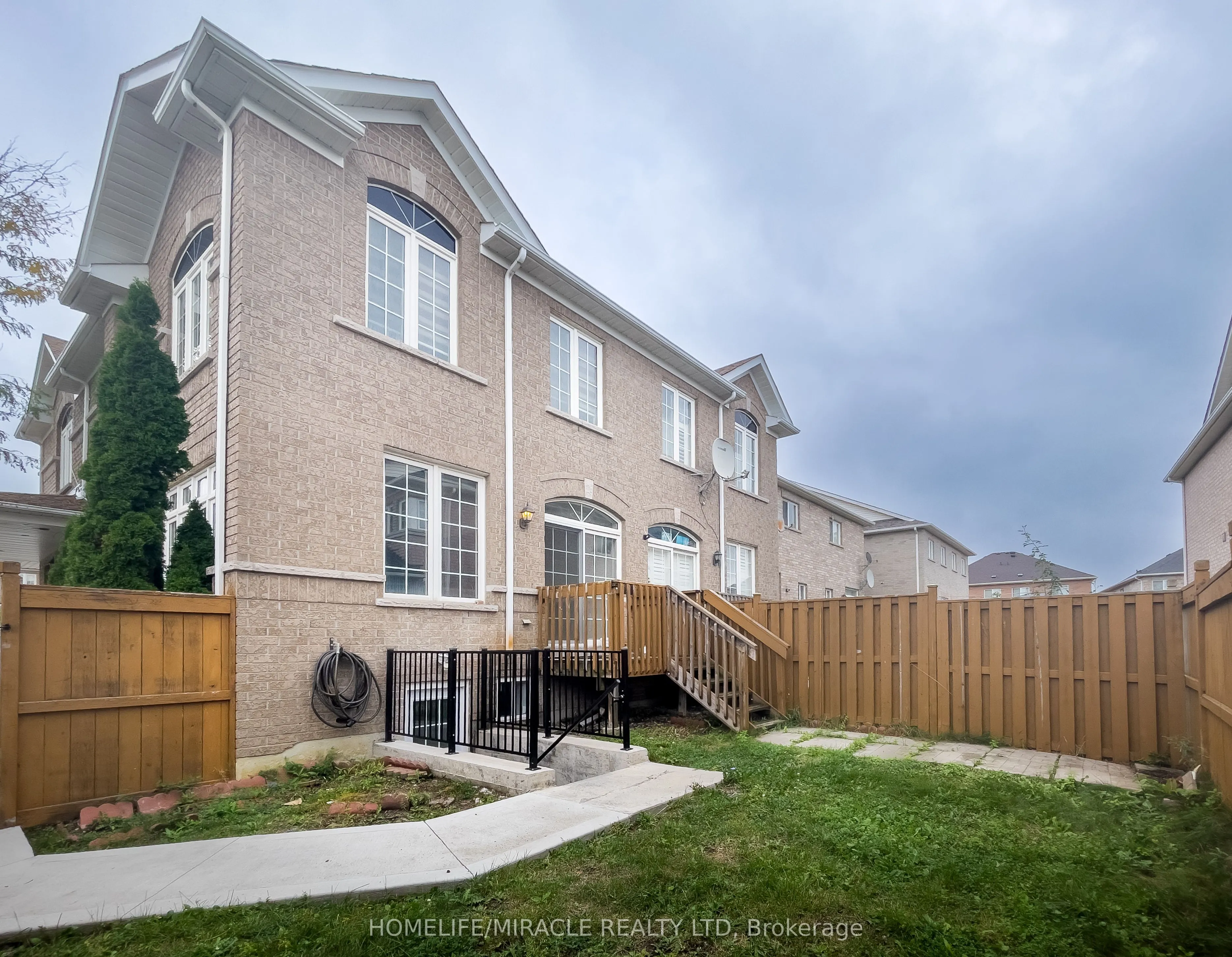 37 Calm Waters Crescent