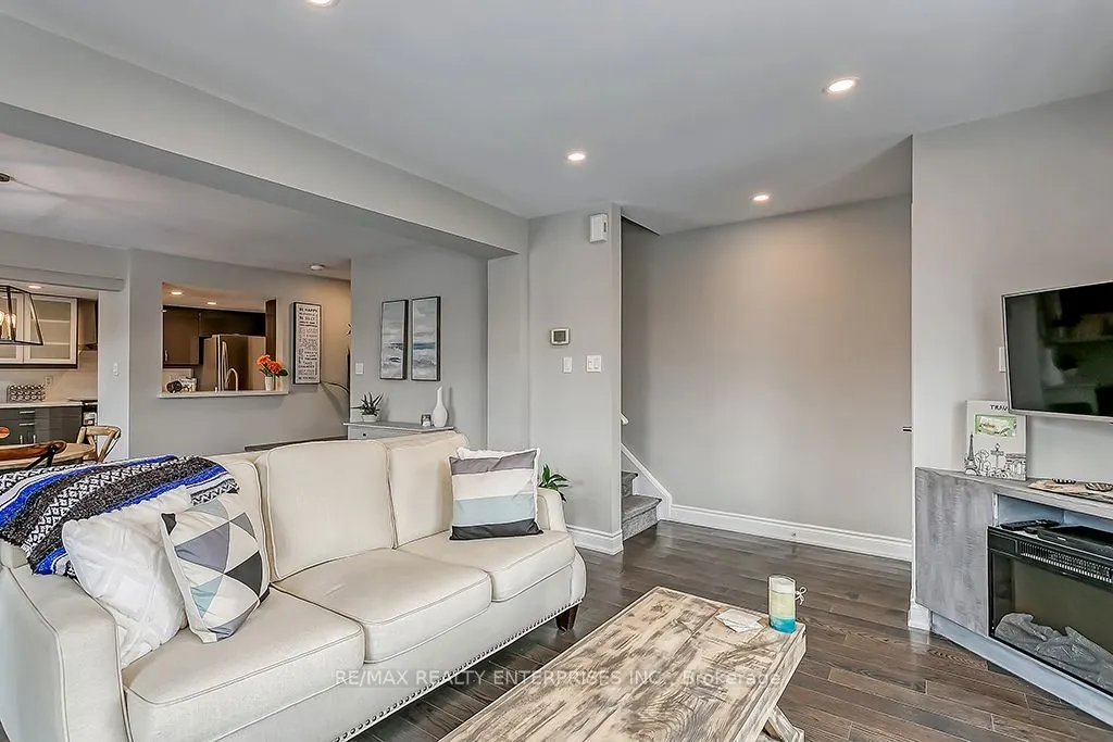 2386 Munn's Avenue E, #E