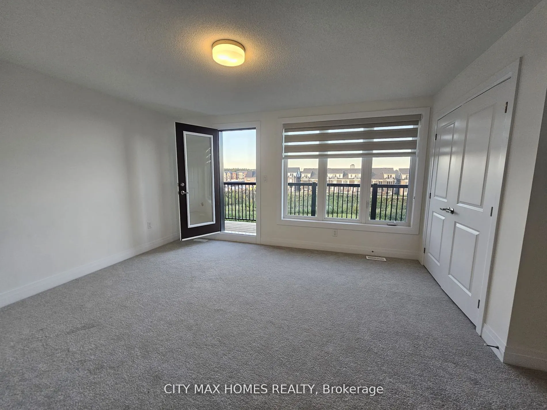 3240 Mariner Passage