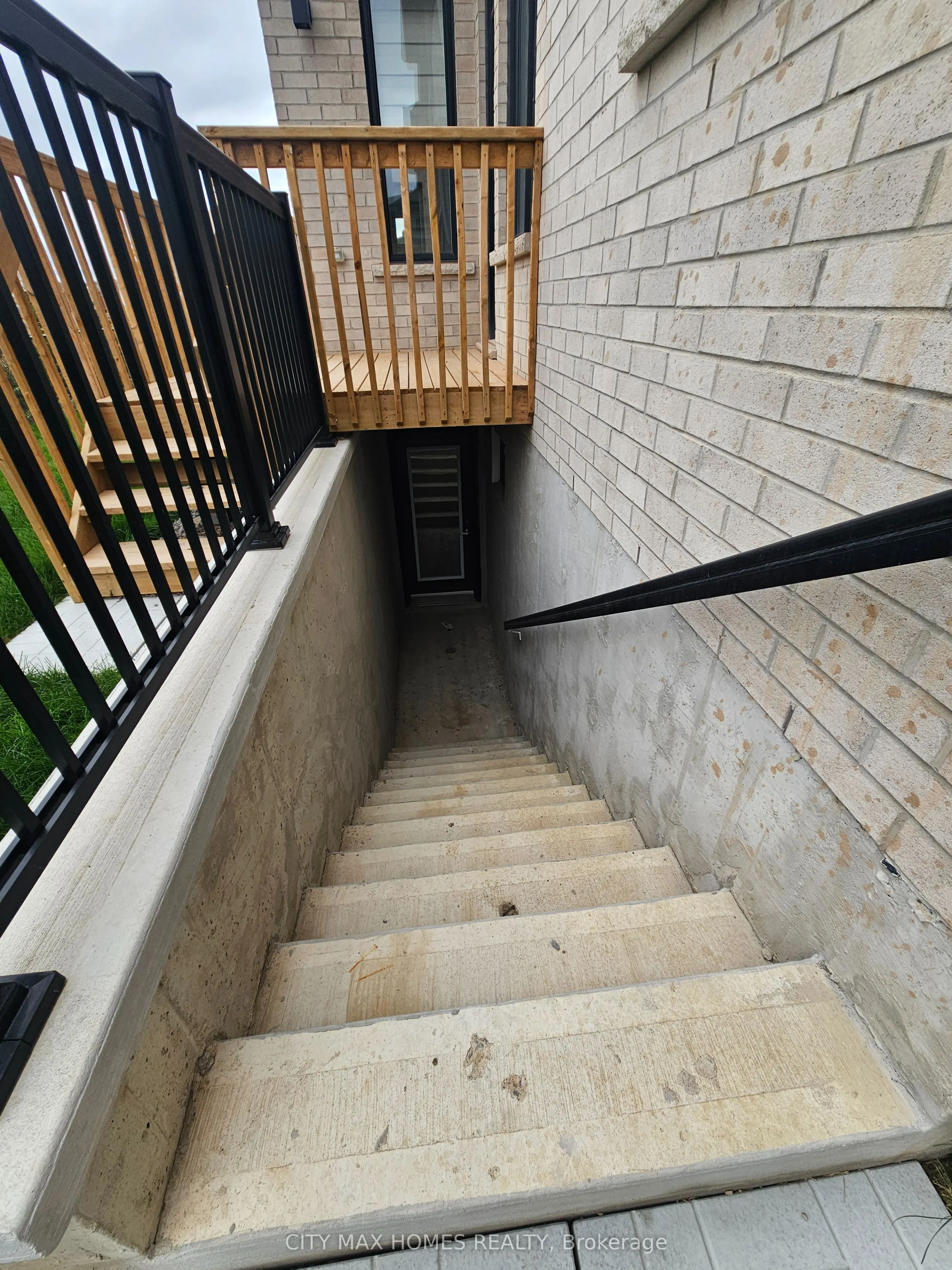 3240 Mariner Passage