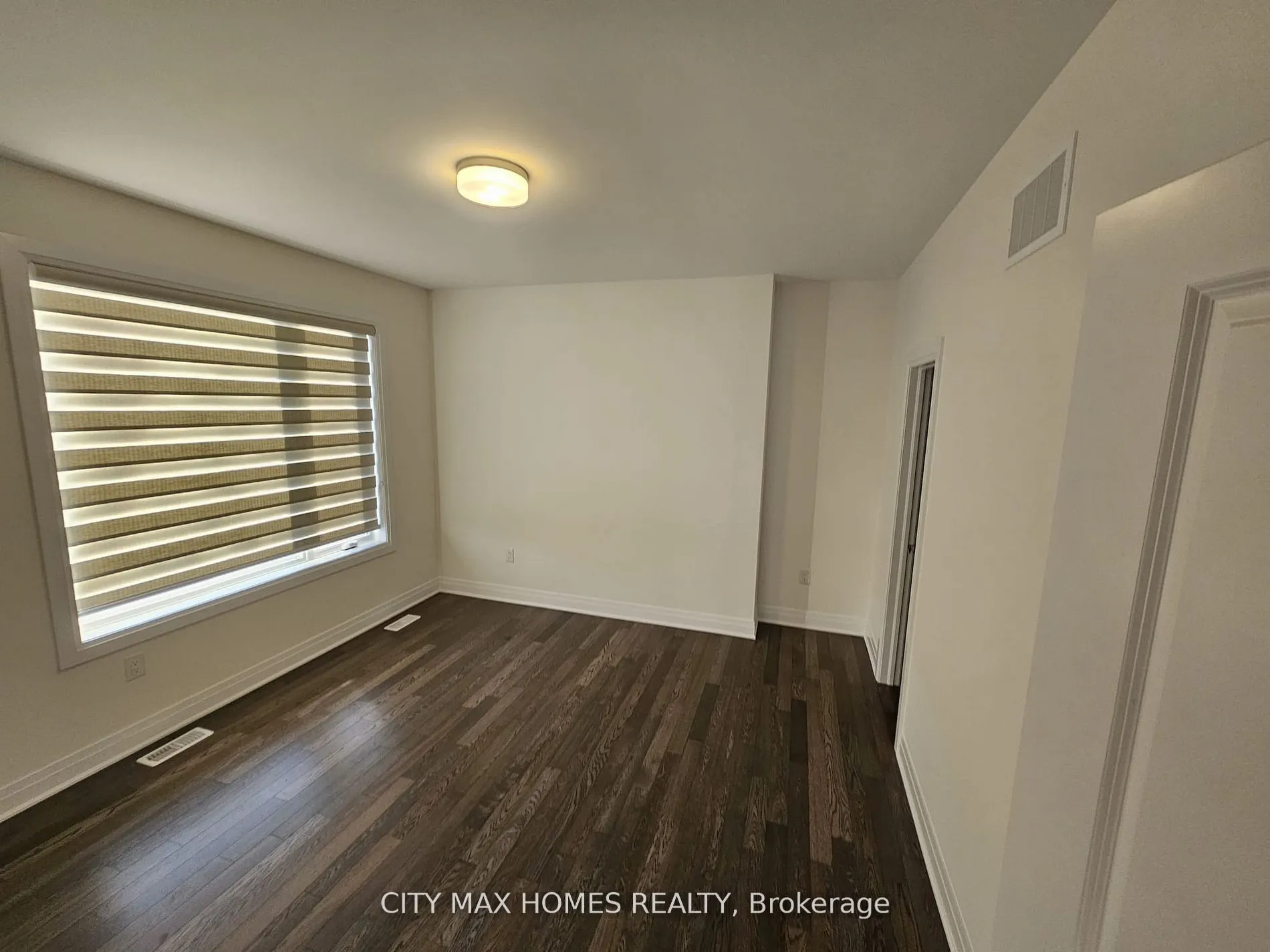 3240 Mariner Passage