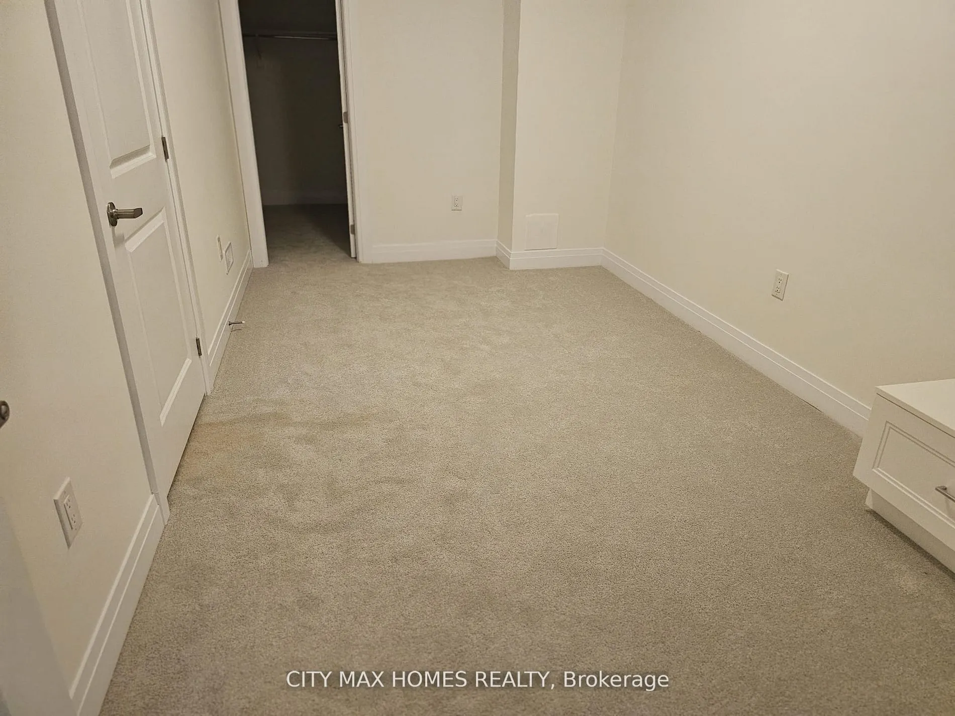 3240 Mariner Passage