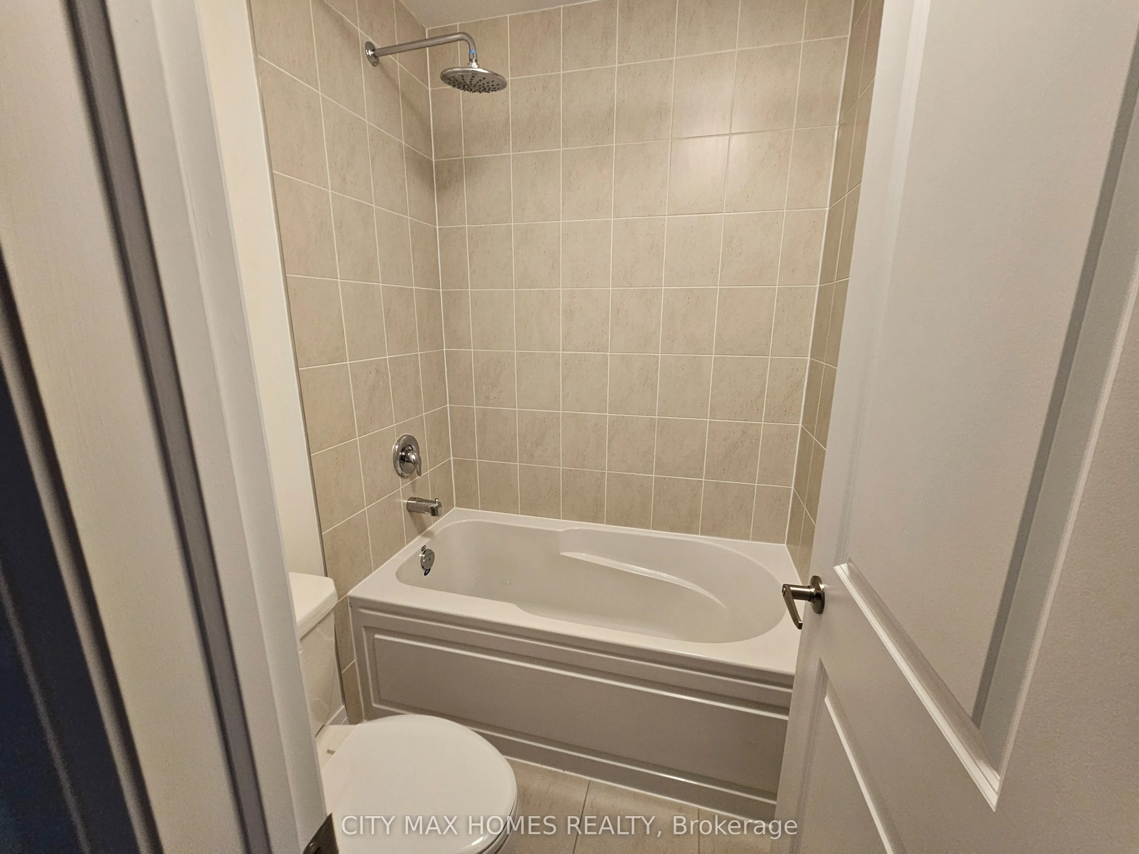 3240 Mariner Passage