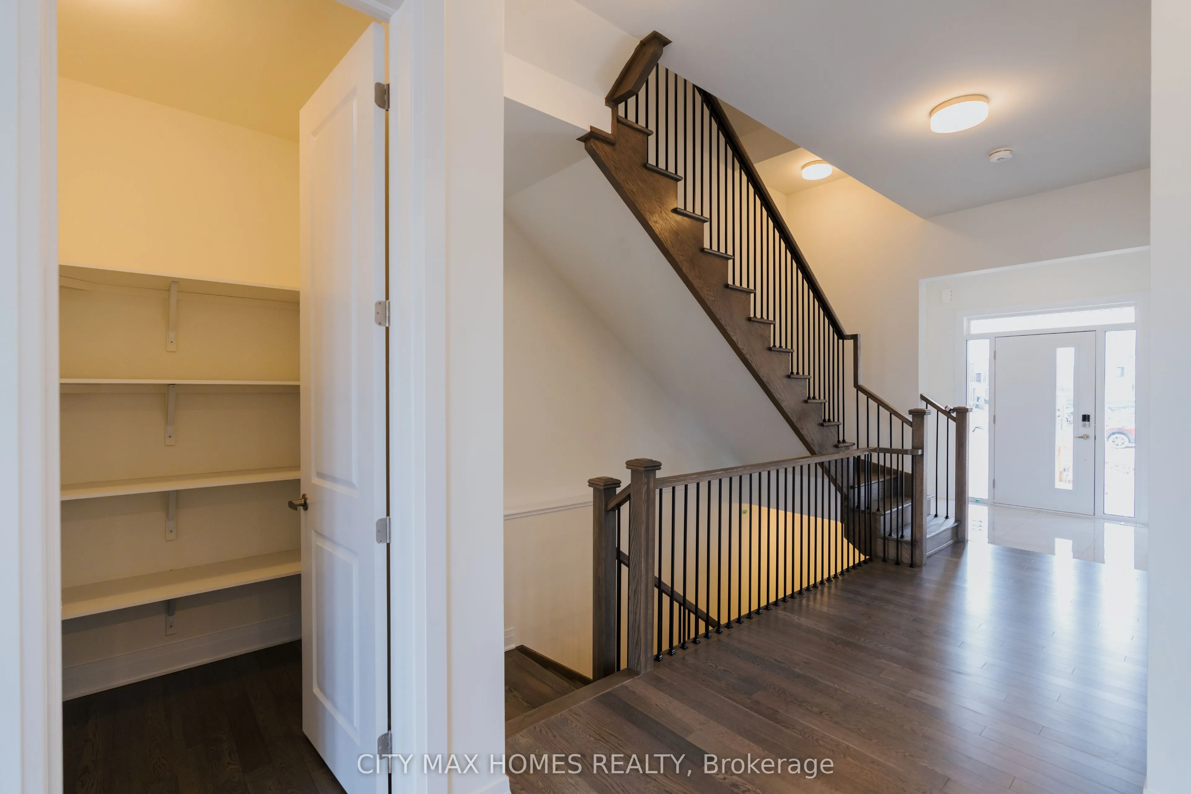 3240 Mariner Passage