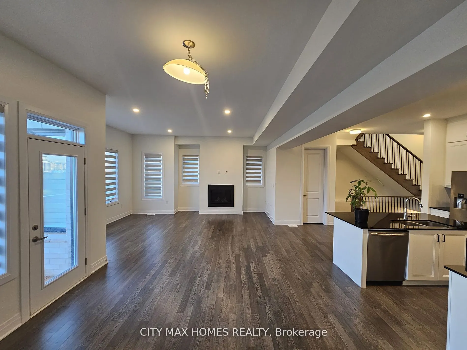 3240 Mariner Passage