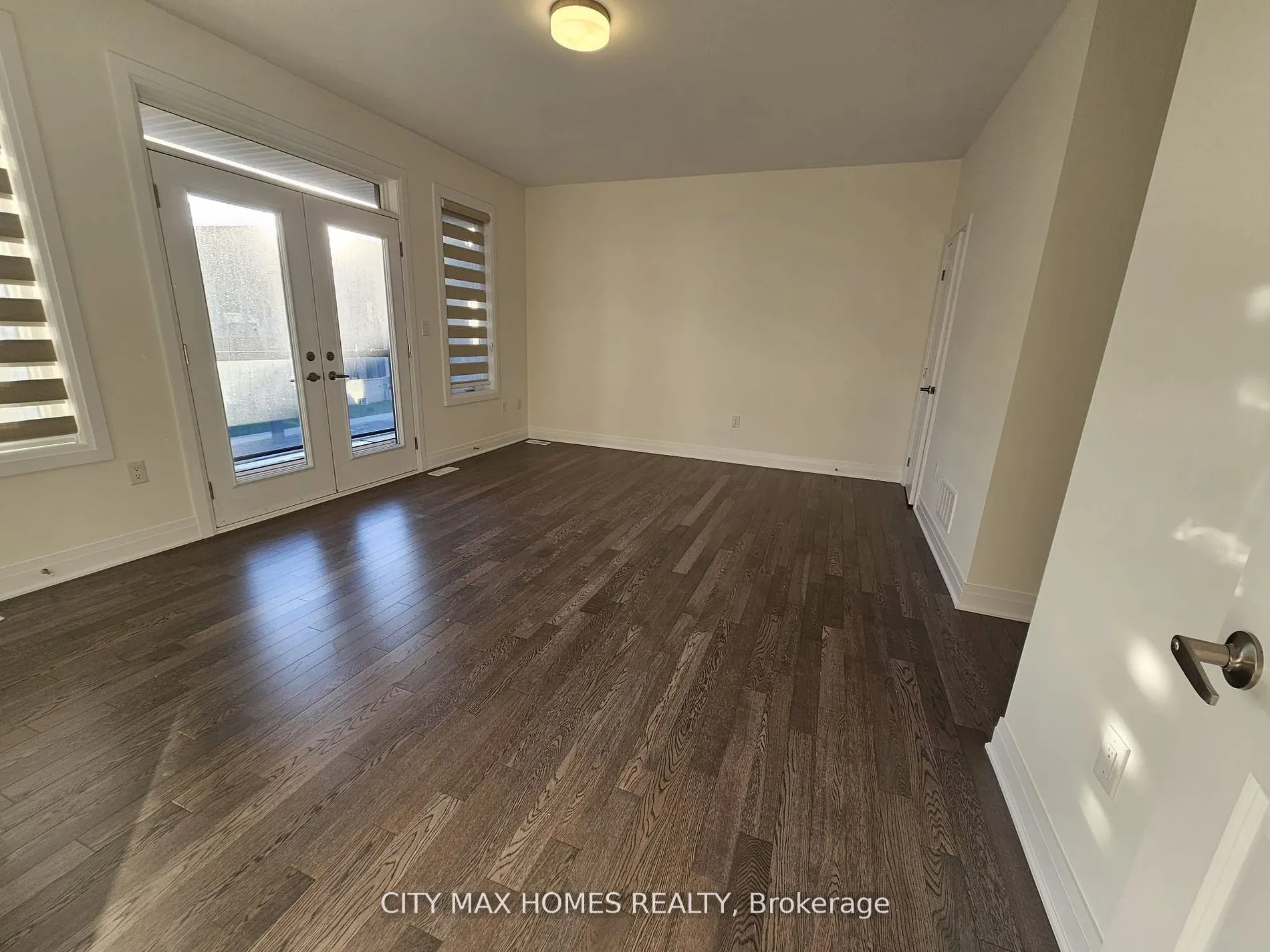 3240 Mariner Passage