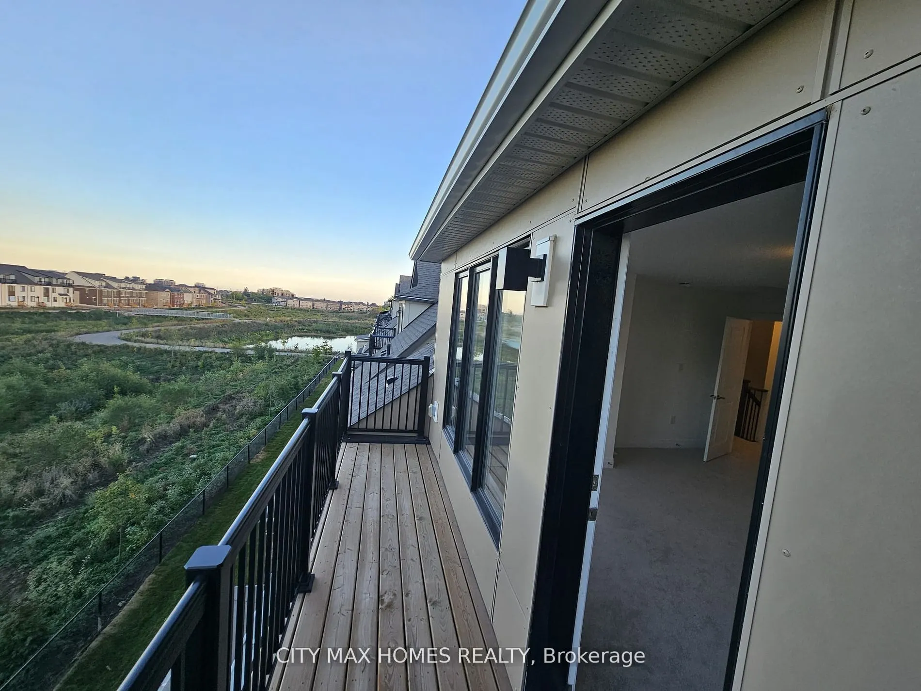 3240 Mariner Passage